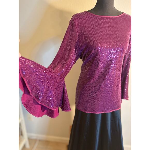 VINCE CAMUTO Metallic Knit Flutter Sleeve Top - Picture 6 of 8